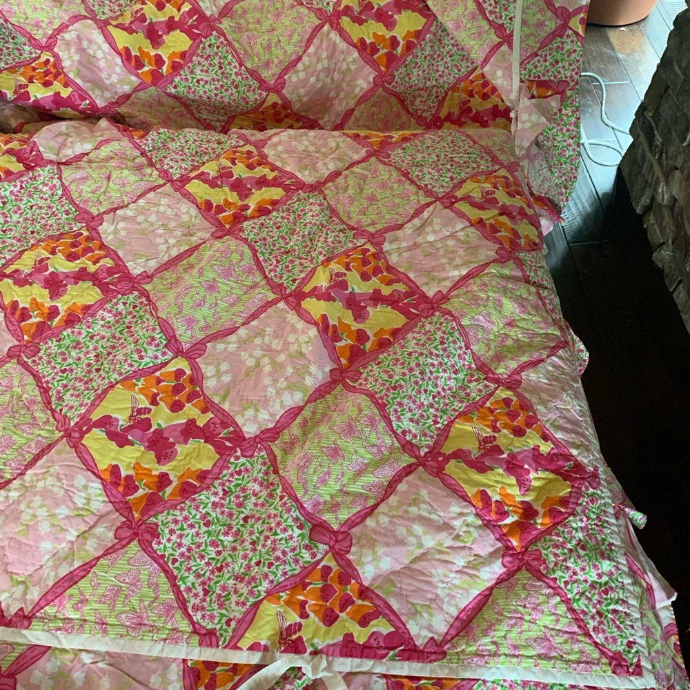 Lilly Pulitzer twin quilt - Picture 5 of 9